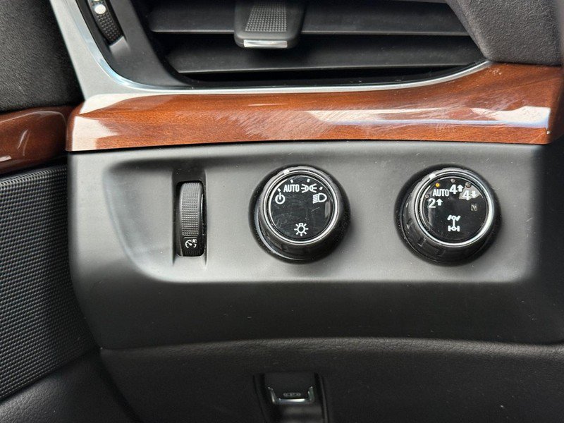 Used 2019 Cadillac Escalade Premium Luxury AWD/4WD image 27