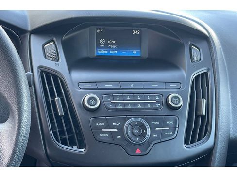 Used 2018 Ford Focus SE FWD image 25
