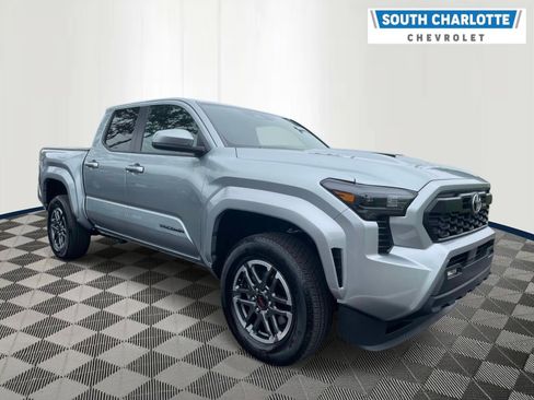 Used 2024 Toyota Tacoma TRD Sport RWD image 3