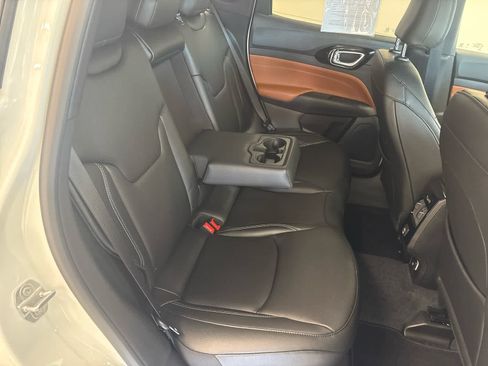 Used 2025 Jeep Compass Limited AWD/4WD image 14