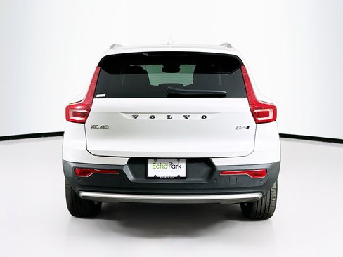 Used 2025 Volvo XC40 B5 Plus AWD/4WD image 7