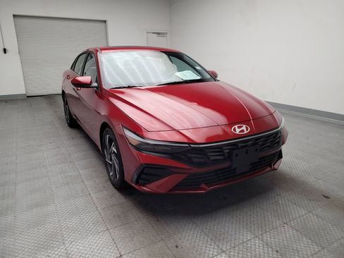 Used 2025 Hyundai Elantra SEL image 14