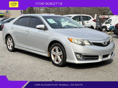 Used 2013 Toyota Camry SE FWD image 9
