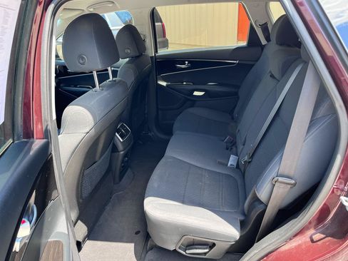 Used 2020 Kia Sorento FWD V6 image 13
