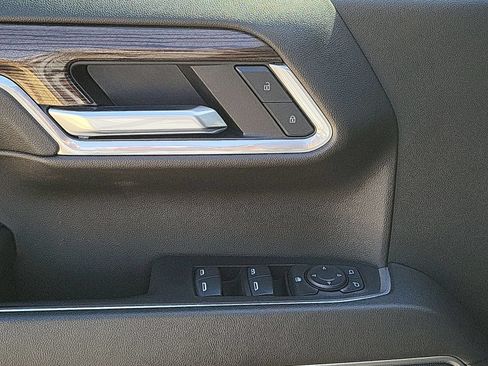Used 2025 Chevrolet Silverado 1500 LT RWD image 22