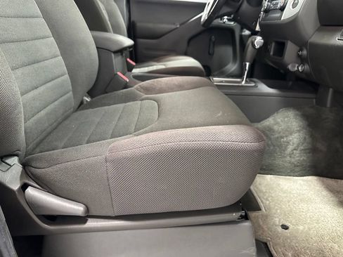 Used 2018 Nissan Frontier S RWD image 50