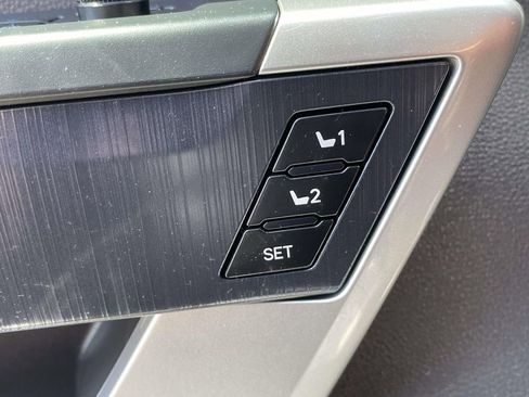 Used 2025 Toyota Tundra Platinum image 28