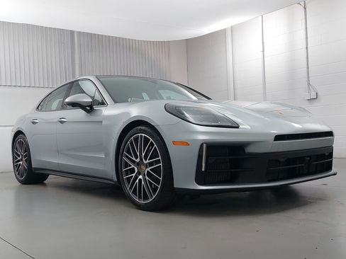 New 2026 Porsche Panamera 4 image 9