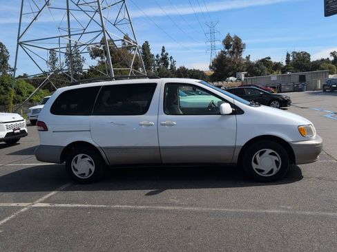 Used 2002 Toyota Sienna image 4