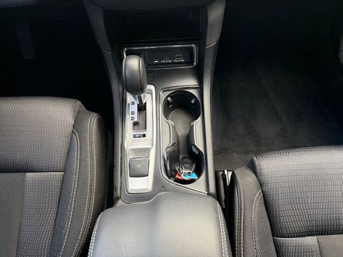 Used 2025 Subaru Ascent Premium AWD/4WD image 18