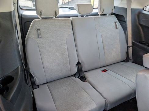 Used 2025 Toyota Sienna LE image 6