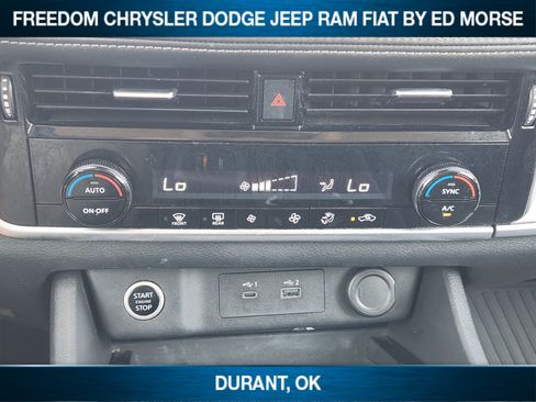 Used 2022 Nissan Rogue SV FWD image 14