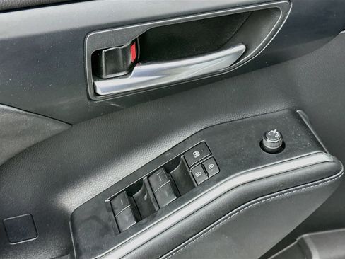 Used 2023 Toyota Highlander XLE FWD image 15