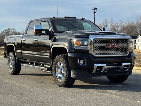Used 2017 GMC Sierra 3500 Denali w/ Duramax Plus Package image 3