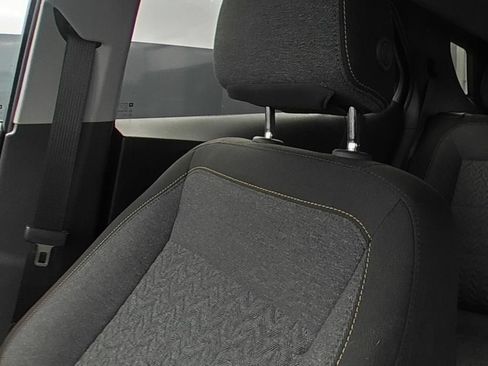 Certified 2024 Chevrolet Equinox LT w/ LPO, Cargo Package FWD image 9