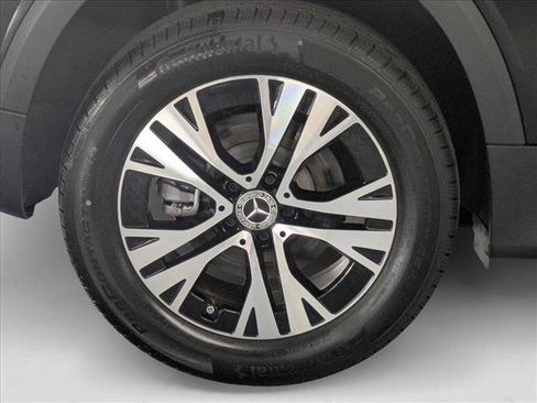 New 2025 Mercedes-Benz GLB 250 image 9