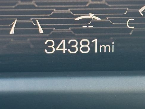 Used 2024 GMC Acadia Elevation image 34