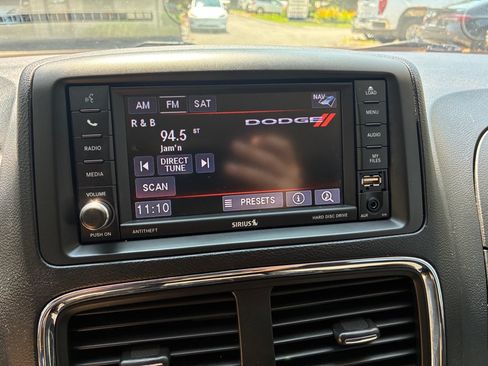 Used 2019 Dodge Grand Caravan SE FWD image 35