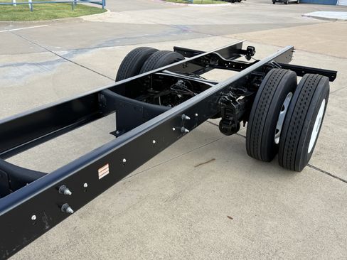 New 2026 Ford F650 2WD SuperCab Super Duty image 17