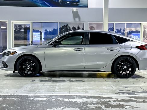 Used 2024 Honda Civic Sport image 2