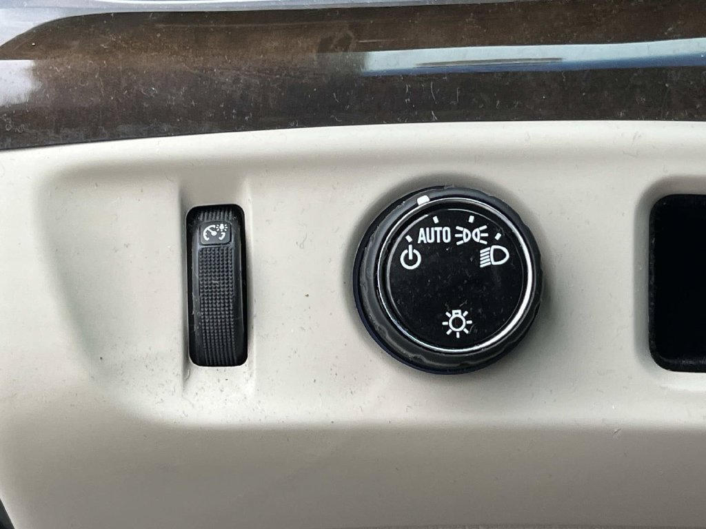 Used 2019 Cadillac Escalade Luxury RWD image 38