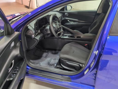Certified 2023 Hyundai Elantra Blue FWD image 15