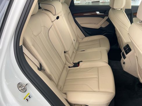 Used 2024 Audi Q5 e Premium Plus image 31