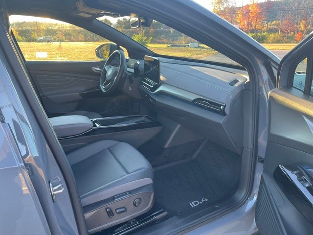 Used 2023 Volkswagen ID.4 Pro S AWD/4WD image 11