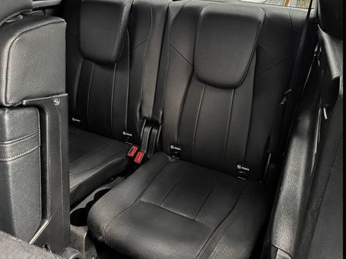 Used 2022 Mercedes-Benz GLB 250 4MATIC image 11