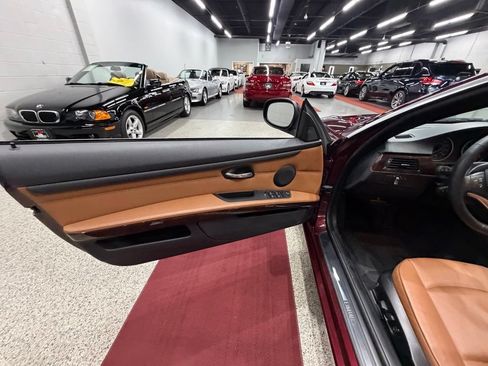 Used 2010 BMW 328i Convertible RWD image 18