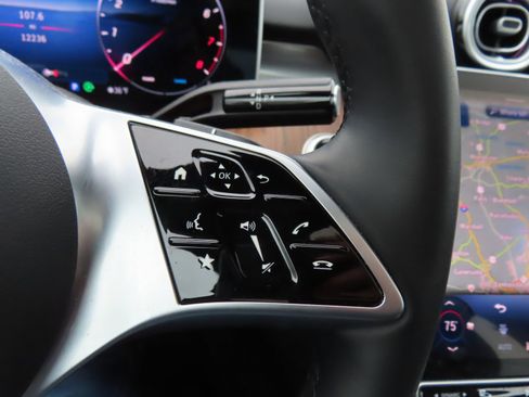 Used 2025 Mercedes-Benz C 300 4MATIC Sedan image 21