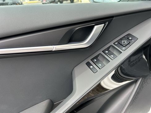 New 2026 Kia Niro EX FWD image 17
