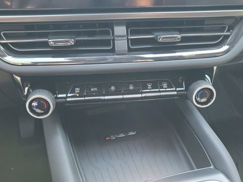 New 2025 Chevrolet Equinox EV RS w/ Convenience Package II image 22