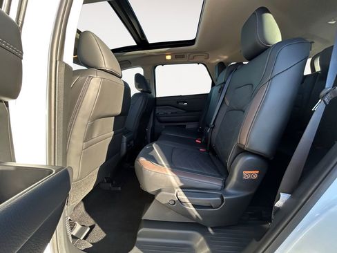 Used 2025 Nissan Pathfinder Platinum w/ Cargo Package image 11