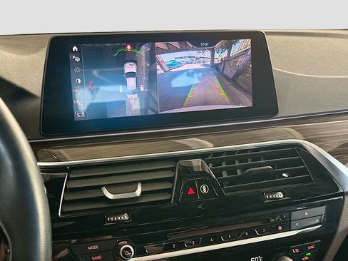 Used 2019 BMW 530i xDrive w/ Premium Package AWD/4WD image 14