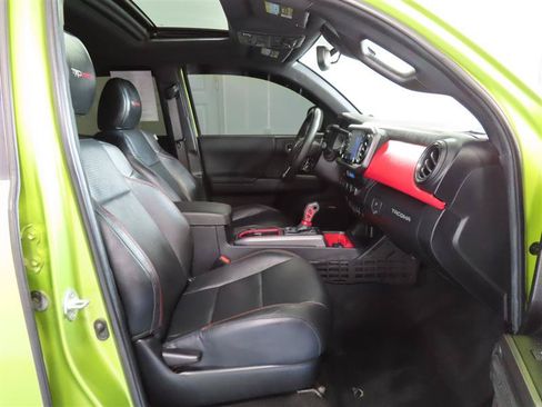 Used 2022 Toyota Tacoma TRD Pro AWD/4WD image 35