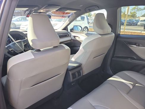 Used 2025 Toyota Camry SE image 11