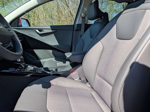 New 2026 Kia Niro EX FWD image 23