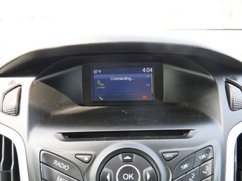 Used 2014 Ford Focus SE FWD image 28