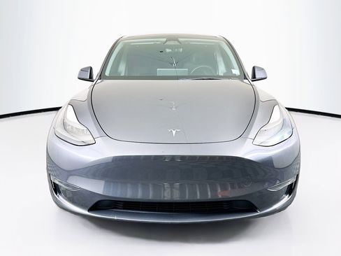 Used 2023 Tesla Model Y Long Range image 2