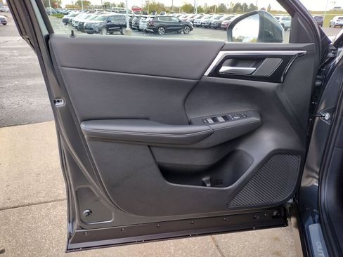 New 2025 Mitsubishi Outlander SE image 29