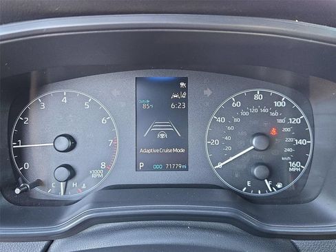 Used 2023 Toyota Corolla SE w/ SE Premium Package FWD image 3