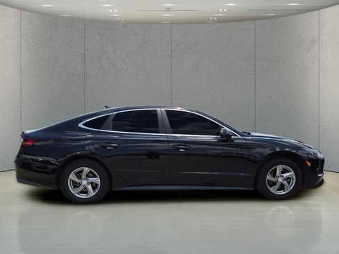 Used 2021 Hyundai Sonata SE FWD image 2