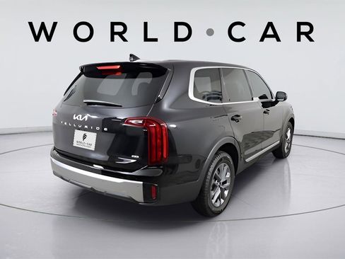 Used 2024 Kia Telluride LX image 7