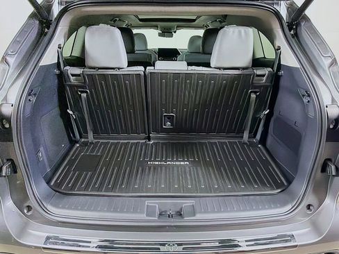 New 2026 Toyota Highlander Platinum image 21
