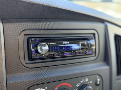 Used 2004 Dodge Ram 1500 Truck SLT w/ Quad Cab Value Group image 11