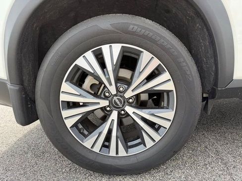 Used 2023 Nissan Rogue SV image 24