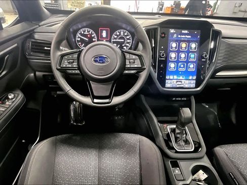 Used 2025 Subaru Forester Premium image 6