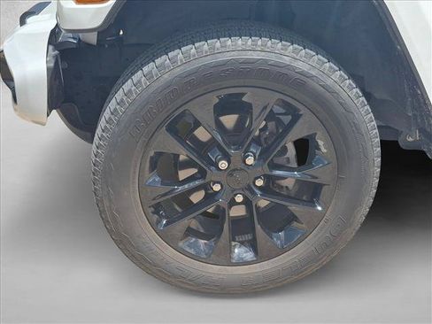 Used 2023 Jeep Gladiator Overland AWD/4WD image 14