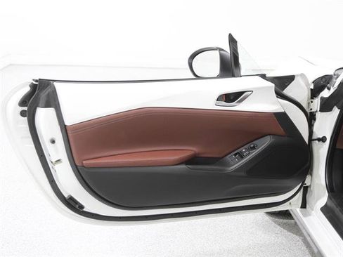 Used 2019 MAZDA MX-5 Miata RF Grand Touring image 4